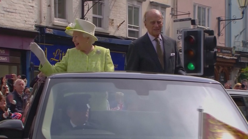 Anh: Phát hành bộ tem kỷ niệm 100 năm ngày sinh Nữ hoàng Elizabeth II - Ảnh 2.