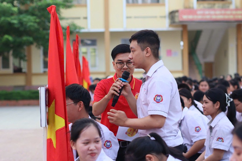 Học sinh Quảng Trị sôi nổi hưởng ứng Ngày Sách và Văn hóa đọc 2026 - Ảnh 4.