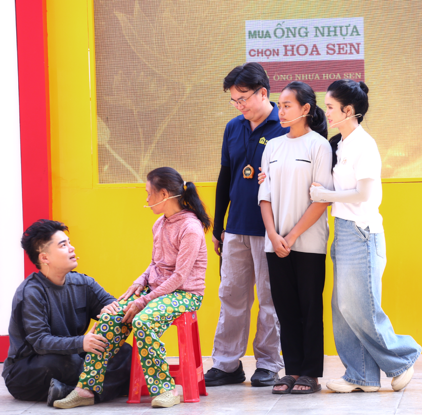 Mái ấm gia đình Việt: Xót xa cô bé sống trọ một mình từ nhỏ - Ảnh 3.