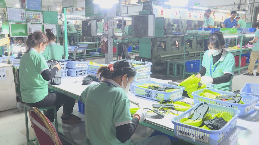Vươn khơi - Ngày 17/4/2026 | Da giày Việt Nam hướng tới mục tiêu xuất khẩu 100 tỷ USD - Ảnh 1.