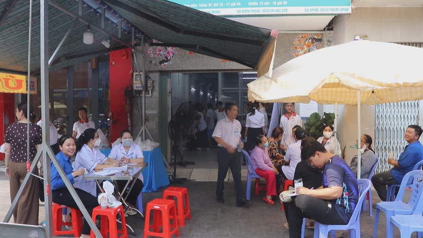60 Giây ngày 18/4/2026 | Người dân TP. Hồ Chí Minh được khám sức khỏe, tầm soát bệnh miễn phí - Ảnh 1.