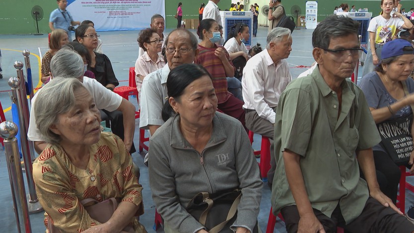 TP. Hồ Chí Minh ra quân khám sức khỏe toàn dân quy mô lớn nhất từ trước đến nay - Ảnh 4.