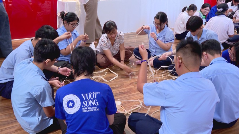 Lan tỏa thông điệp hòa nhập qua chương trình “Vượt Sóng” nhân Ngày Người khuyết tật Việt Nam - Ảnh 3.