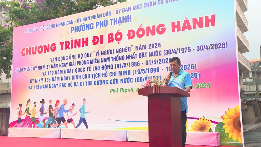 Phường Phú Thạnh vận động hơn 1,3 tỷ đồng qua chương trình đi bộ vì người nghèo - Ảnh 1.