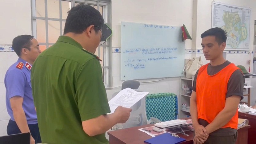 Bắt giữ TikToker “Master Dũng Văn” lợi dụng tâm linh để lừa đảo chiếm đoạt tài sản - Ảnh 2.