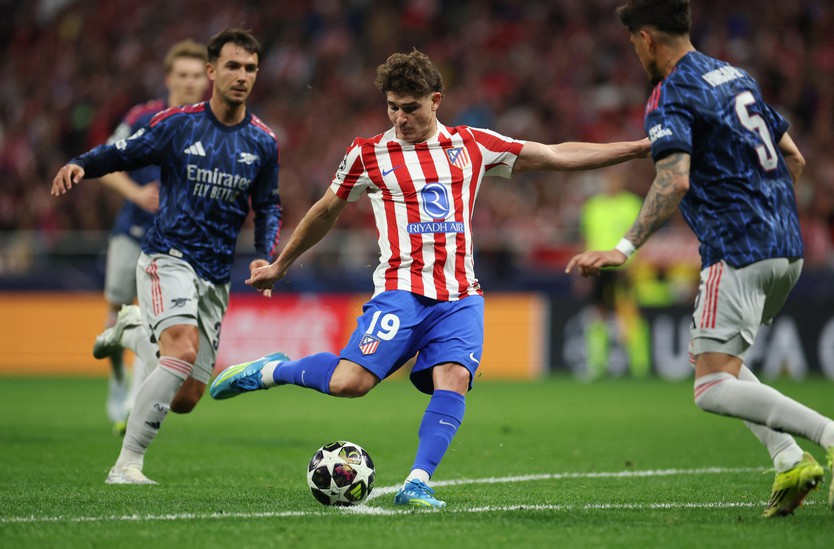 Hai quả phạt đền ở bán kết Champions League: Arsenal và Atletico bất phân thắng bại- Ảnh 2.