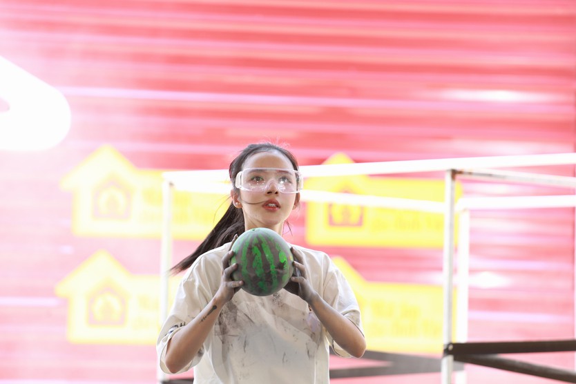 Rapper Phúc Du xúc động kể tuổi thơ cha mất sớm, mẹ bán bánh mì nuôi con - Ảnh 9.