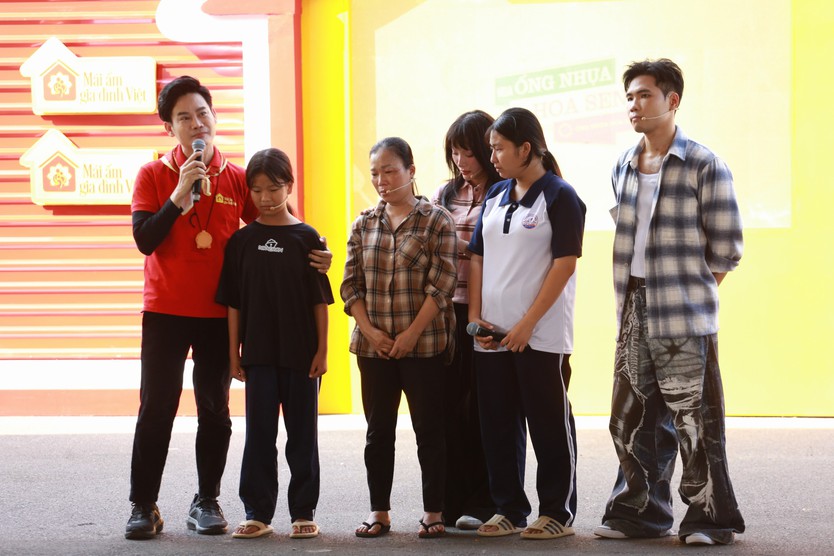 Rapper Phúc Du xúc động kể tuổi thơ cha mất sớm, mẹ bán bánh mì nuôi con - Ảnh 5.