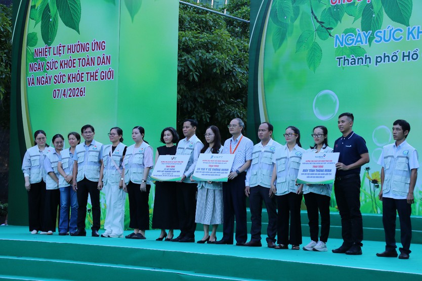 “Túi y tế thông minh” – khi công nghệ chạm đến từng gia đình - Ảnh 1.