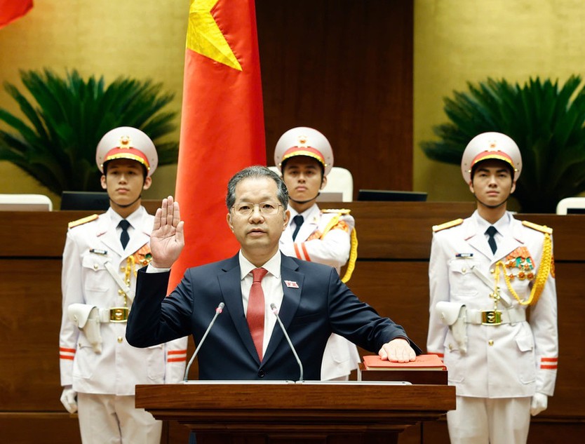 Thông qua Nghị quyết bầu Chánh án Tòa án nhân dân tối cao khoá XVI - Ảnh 1.