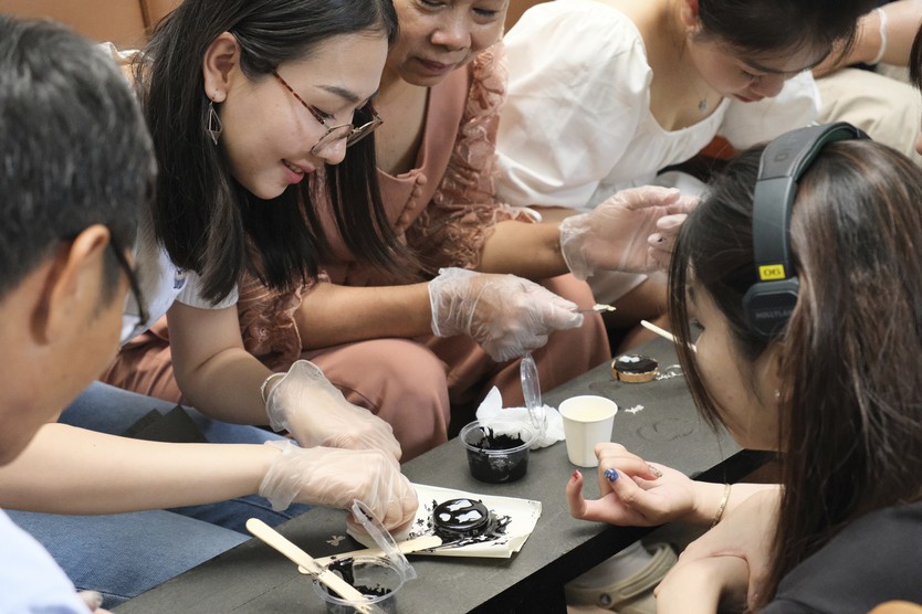 Triển lãm & Workshop Cộng Sắc: Khi nghệ thuật khảm xà cừ Gò Công trở thành ngôn ngữ mới của giới trẻ - Ảnh 13.