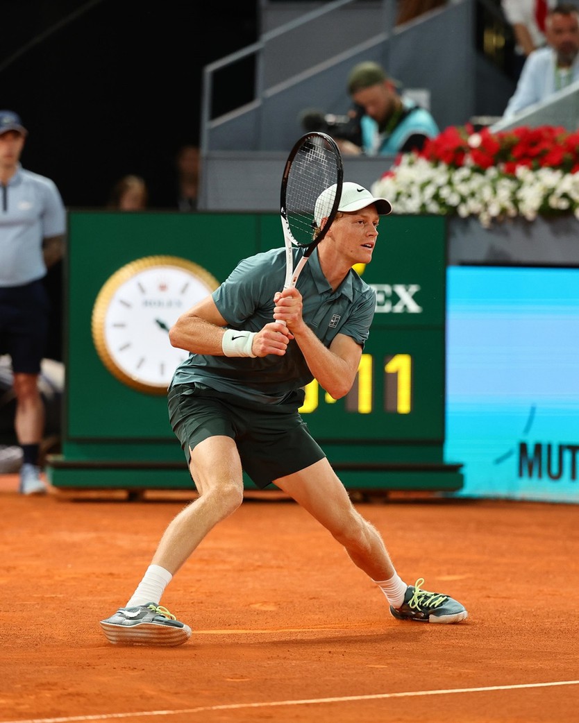 Vào bán kết Madrid Open, Jannik Sinner thiết lập cột mốc mới trong sự nghiệp - Ảnh 1.