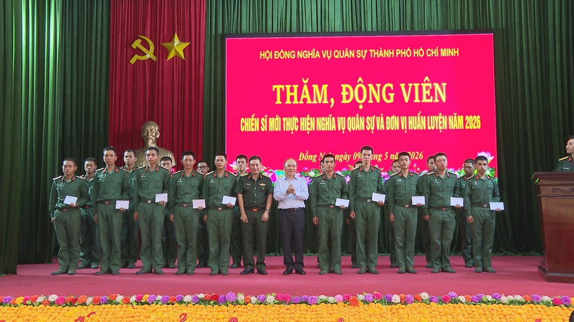 Lãnh đạo TP. Hồ Chí Minh thăm, động viên chiến sĩ mới đang thực hiện nghĩa vụ quân sự tại TP. Đồng Nai- Ảnh 5.