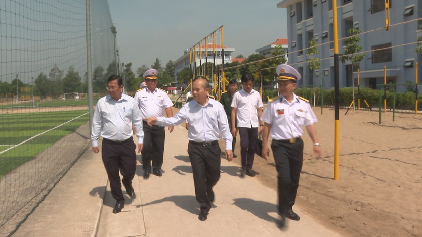 Lãnh đạo TP. Hồ Chí Minh thăm, động viên chiến sĩ mới đang thực hiện nghĩa vụ quân sự tại TP. Đồng Nai- Ảnh 2.