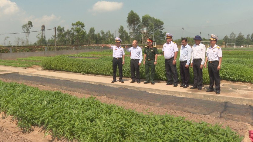 Lãnh đạo TP. Hồ Chí Minh thăm, động viên chiến sĩ mới đang thực hiện nghĩa vụ quân sự tại TP. Đồng Nai- Ảnh 3.