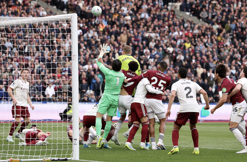 Arsenal thắng nghẹt thở West Ham, áp sát ngôi vô địch Premier League - Ảnh 5.