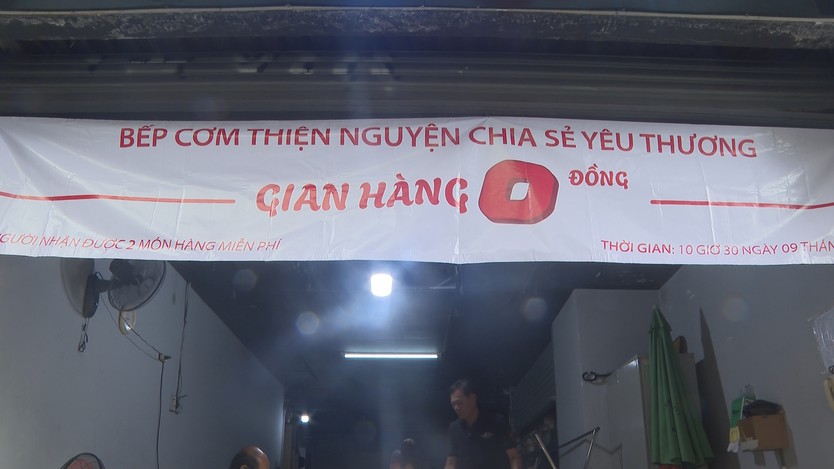7 năm bền bỉ những suất cơm nghĩa tình giữa lòng thành phố- Ảnh 1.