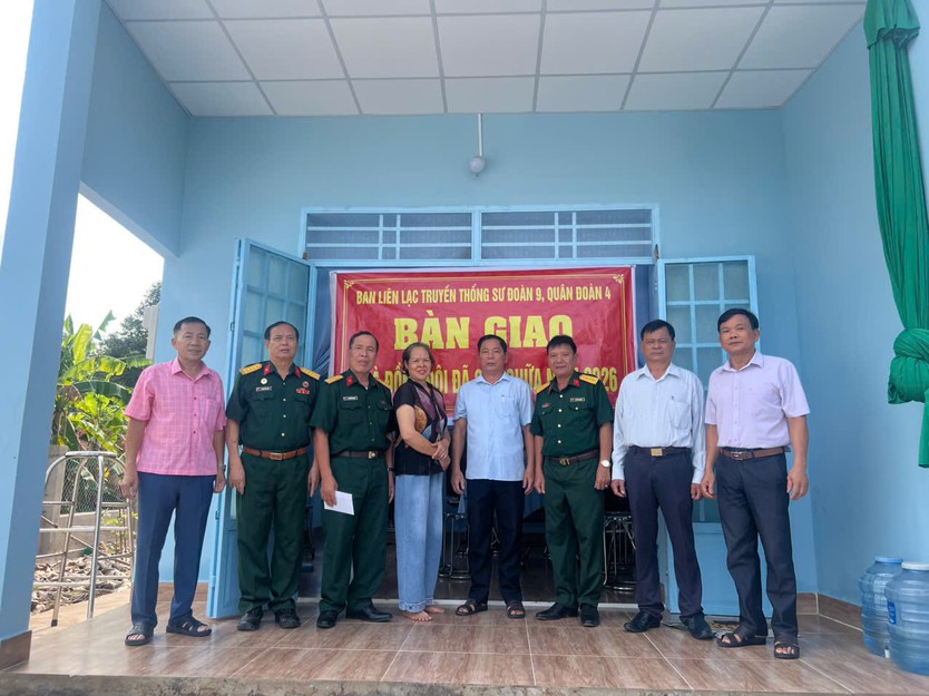 Sư đoàn 9 bàn giao nhà cho gia đình cố Thiếu tá Phan Như Tranh- Ảnh 2.