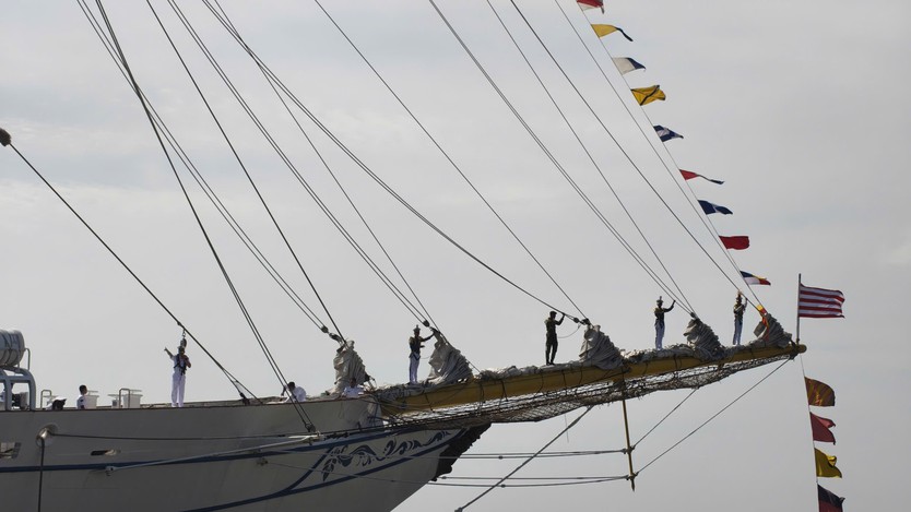 Chuyến thăm hữu nghị của tàu huấn luyện Hải quân Indonesia Kri Bima Suci tới TP. Hồ Chí Minh- Ảnh 3.