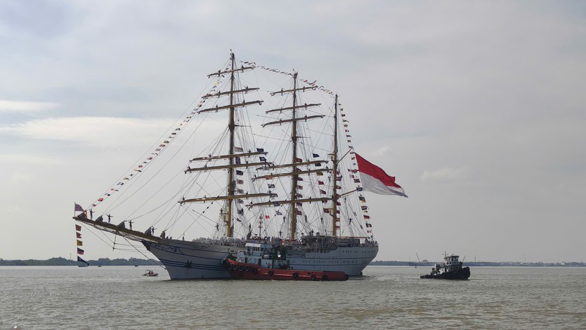 Chuyến thăm hữu nghị của tàu huấn luyện Hải quân Indonesia Kri Bima Suci tới TP. Hồ Chí Minh- Ảnh 4.