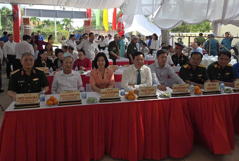 Dâng hoa, dâng hương tưởng nhớ 62 liệt sĩ Trung đoàn 271 tại xã An Ninh (tỉnh Tây Ninh)- Ảnh 1.