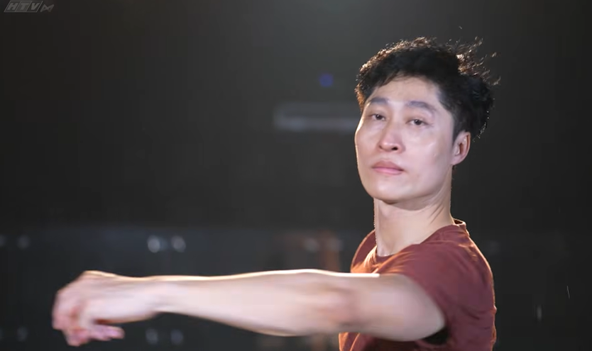 "Người đàn ông múa" với gần 30 năm viết nên những bước nhảy ba lê - Ảnh 1.