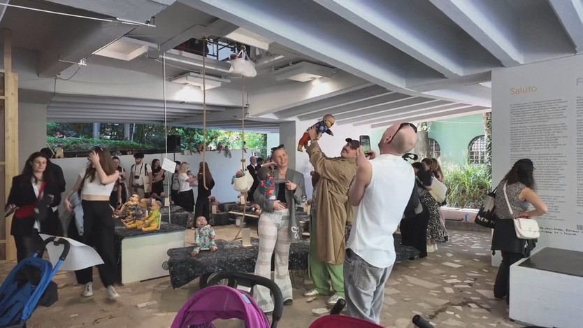 Triển lãm Venice Biennale: Hành trình tìm lại yêu thương và hy vọng- Ảnh 1.