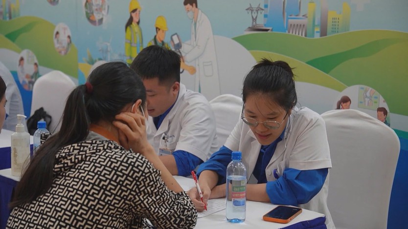 Hơn 3.000 công nhân tham gia Ngày hội trao sức khỏe tại Bắc Ninh - Ảnh 8.