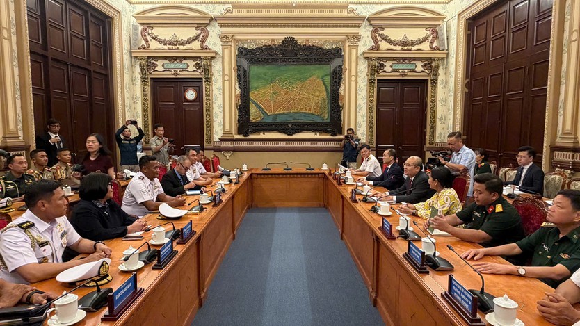 Lãnh đạo TP. Hồ Chí Minh tiếp chỉ huy Tàu Hải quân Kri Bima Suci Indonesia - Ảnh 2.