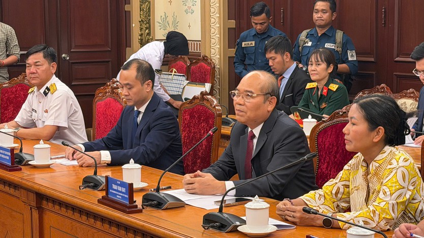 Lãnh đạo TP. Hồ Chí Minh tiếp chỉ huy Tàu Hải quân Kri Bima Suci Indonesia - Ảnh 3.