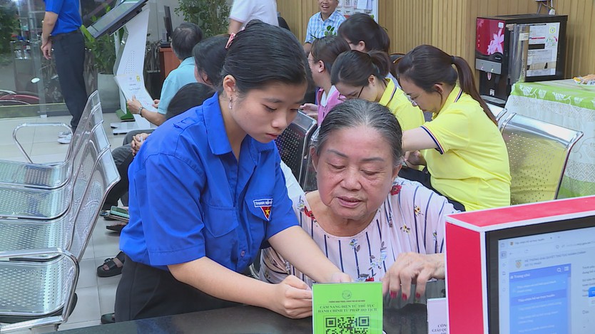 TP. Hồ Chí Minh xây dựng nền hành chính phục vụ người dân - Ảnh 2.