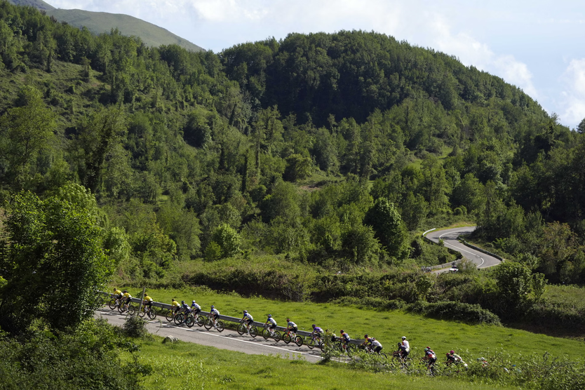 Giro d'Italia: Jhonatan Narvaez nhất chặng 4, Giulio Ciccone xé Áo Hồng - Ảnh 1.