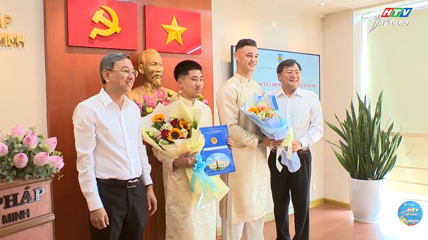 Hai cầu thủ Ngô Đăng Khoa và Lê Giang Patrik chính thức nhận quốc tịch Việt Nam - Ảnh 2.
