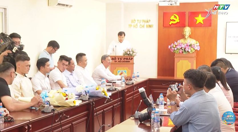 Hai cầu thủ Ngô Đăng Khoa và Lê Giang Patrik chính thức nhận quốc tịch Việt Nam - Ảnh 1.