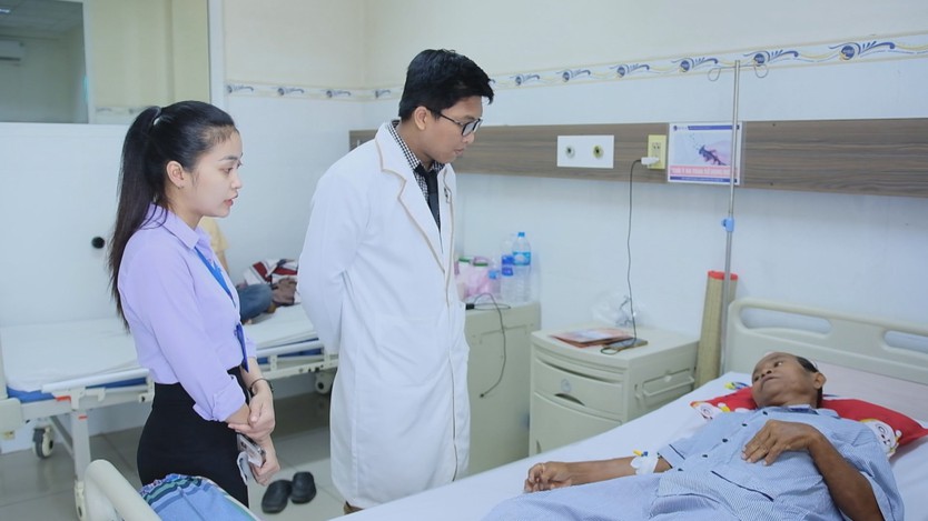 Nguy kịch vì suy thận cấp do thói quen ít uống nước khi làm việc dưới nắng gắt- Ảnh 4.