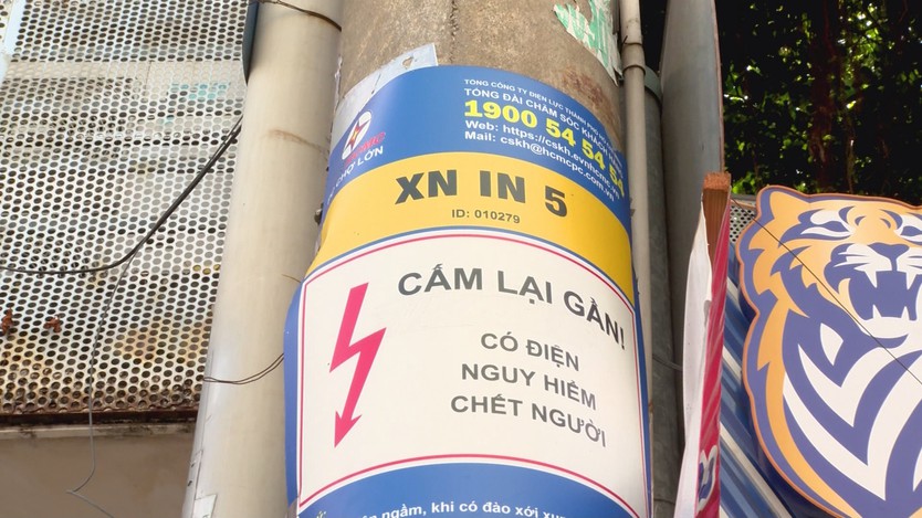 TP. Hồ Chí Minh: Phạt đến 20 triệu đồng cho hành vi dán quảng cáo trái phép - Ảnh 1.