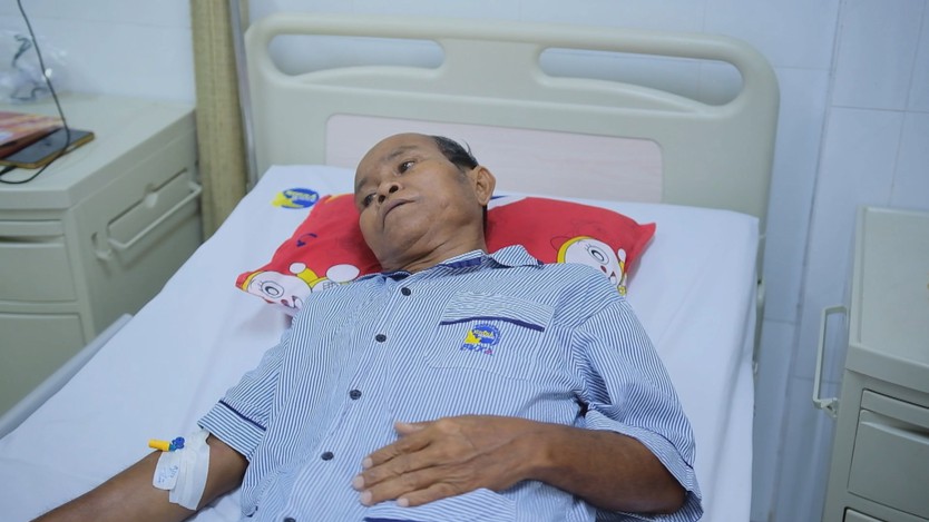 Nguy kịch vì suy thận cấp do thói quen ít uống nước khi làm việc dưới nắng gắt- Ảnh 3.