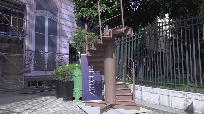 Sắp bán đấu giá một đoạn cầu thang tháp Eiffel- Ảnh 2.