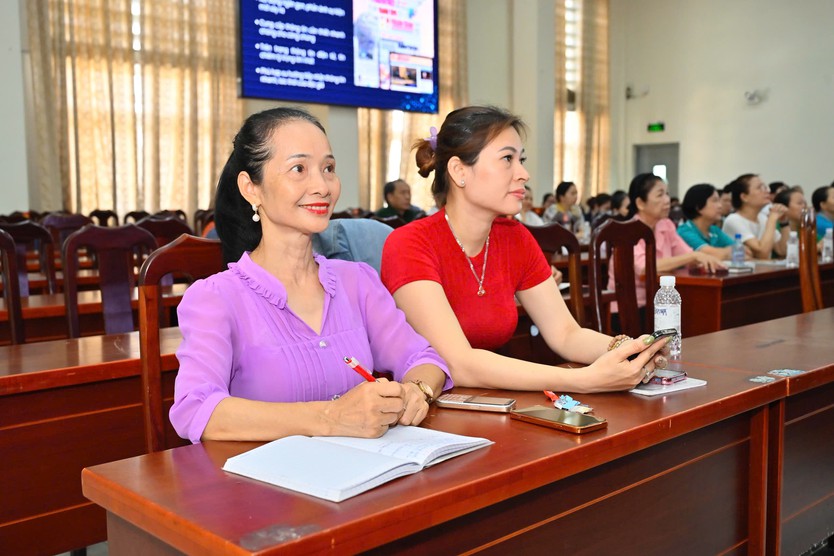 Phường An Nhơn: Bồi dưỡng kỹ năng viết tin, bài cho cán bộ phụ trách truyền thông - Ảnh 9.