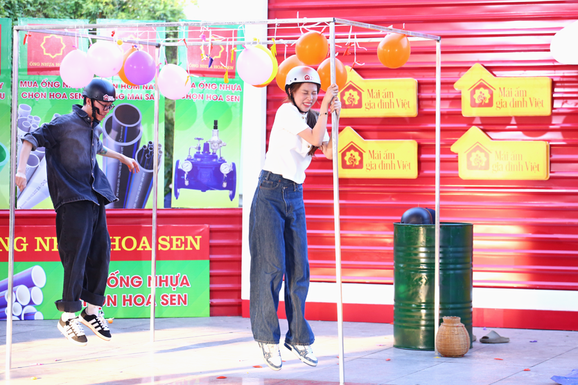 "Mái ấm gia đình Việt" tập 11 trao gần 200 triệu đồng cho các em nhỏ - Ảnh 9.