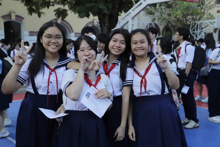 Từ năm 2027, TP. Hồ Chí Minh mở rộng xét tuyển lớp 10, tiến tới bỏ thi - Ảnh 1.