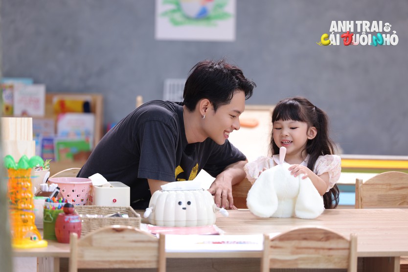 "Anh trai và cái đuôi nhỏ": Khi các nam thần trở thành "bảo mẫu" - Ảnh 9.