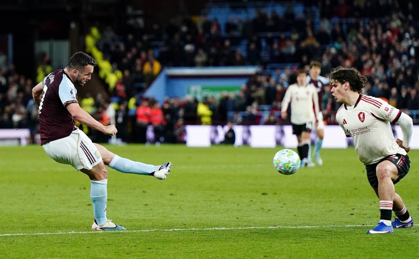 Jamie Carragher chỉ ra điểm yếu của Liverpool sau thất bại nặng trước Aston Villa- Ảnh 6.