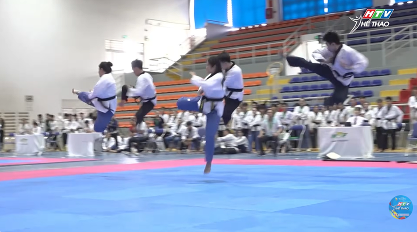Gần 400 vận động viên Taekwondo tranh tài sôi nổi tại Đại hội TDTT TP. Hồ Chí Minh- Ảnh 6.