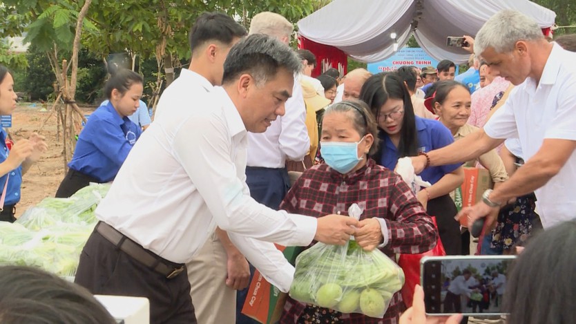 Lễ phát động phong trào trồng cây và khánh thành “Vườn cây Hữu nghị”- Ảnh 5.