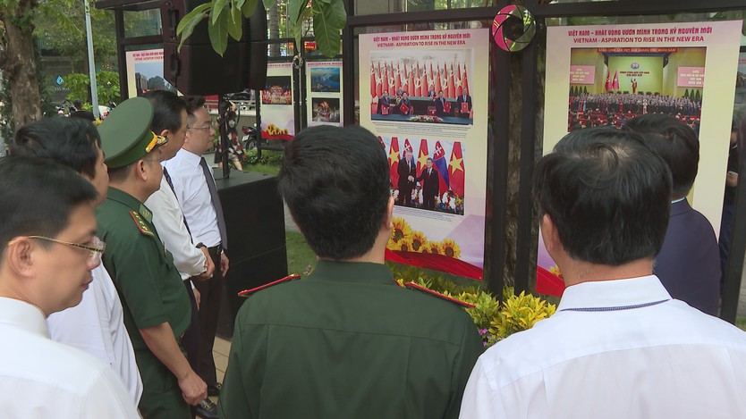 "Tiếp nối di sản Hồ Chí Minh" từ không gian nghệ thuật - Ảnh 9.