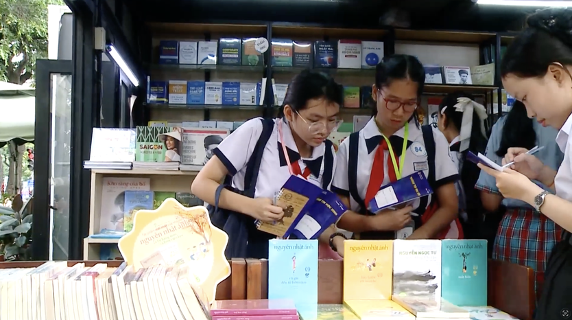 A, Bạn Đây Rồi!: Nuôi dưỡng tình yêu tri thức qua các sân chơi sách học đường - Ảnh 2.