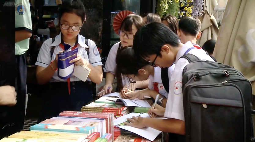 A, Bạn Đây Rồi!: Nuôi dưỡng tình yêu tri thức qua các sân chơi sách học đường - Ảnh 1.