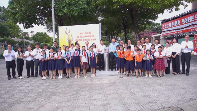 Phường Tăng Nhơn Phú phát động trồng cây, khánh thành trụ nước uống miễn phí - Ảnh 4.