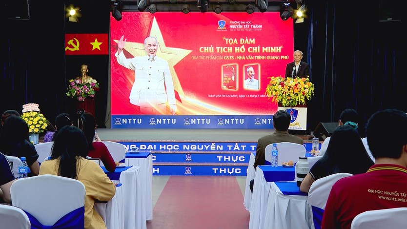 Tọa đàm về Chủ tịch Hồ Chí Minh truyền cảm hứng cho sinh viên Trường Đại học Nguyễn Tất Thành - Ảnh 1.